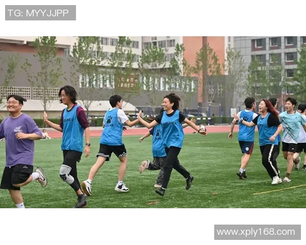 杭州飞盘队与武汉飞盘队赛后分析团队协作的成功与不足